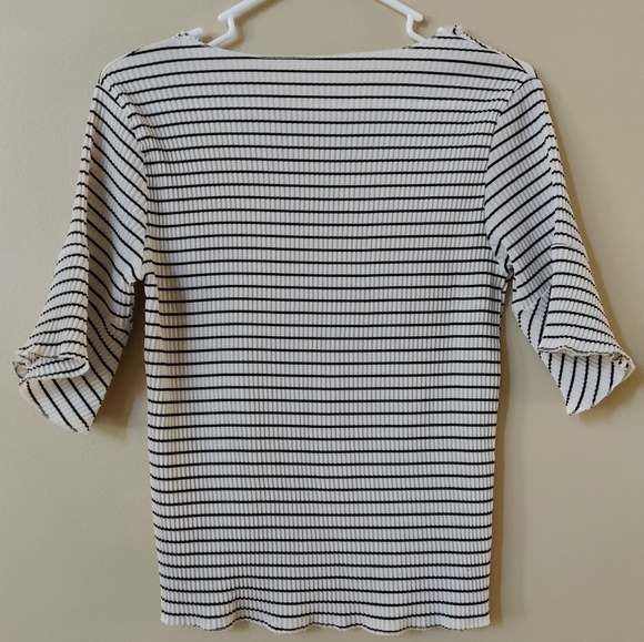 Accordion Pleated Crepe Fabric Striped Shirt - Picture 2 of 5